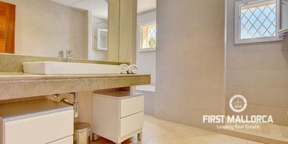 Real Estates picture 10 Ref. 74395