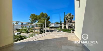 Real Estates picture 10 Ref. R20375