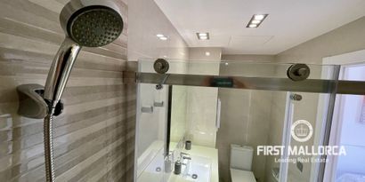 Real Estates picture 15 Ref. R20375