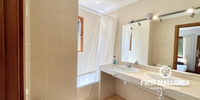 Real Estates picture 11 Ref. R19912