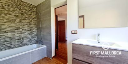 Real Estates picture 13 Ref. R22117