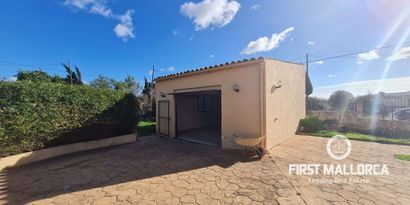 Real Estates picture 21 Ref. R22117