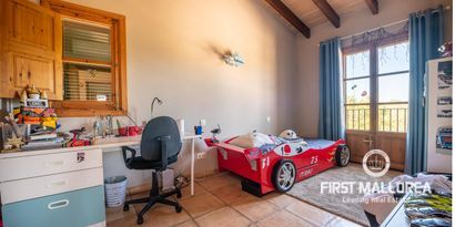 Real Estates picture 19 Ref. R10340