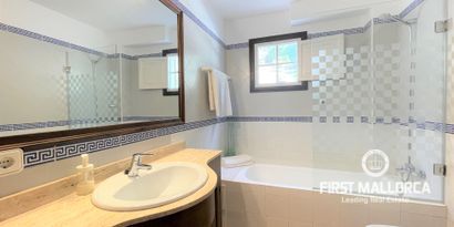 Real Estates picture 10 Ref. R22803