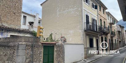 Real Estates picture 0 Ref. 77698