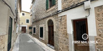 Real Estates picture 0 Ref. 77731