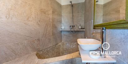 Real Estates picture 12 Ref. 77690