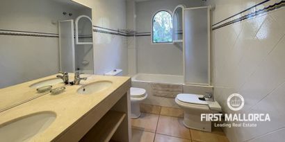 Real Estates picture 3 Ref. R23902