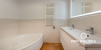 Real Estates picture 5 Ref. 78078