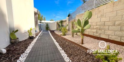 Real Estates picture 2 Ref. 78392