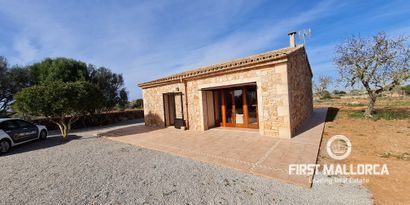 Real Estates picture 0 Ref. R24473