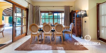 Real Estates picture 3 Ref. 78370