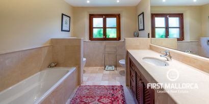 Real Estates picture 8 Ref. 78370