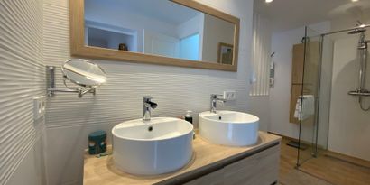 Real Estates picture 8 Ref. 75417