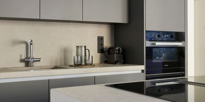 Real Estates picture 3 Ref. 78171