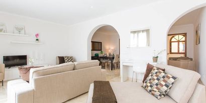 Inmobiliaria picture 3 Ref. Nº. R24732