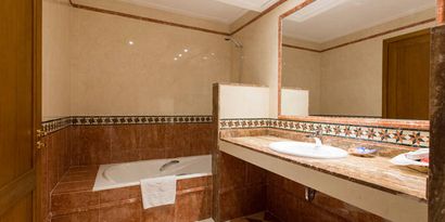 Inmobiliaria picture 10 Ref. Nº. R24732