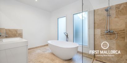 Real Estates picture 5 Ref. R10373