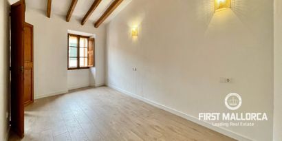 Real Estates picture 18 Ref. R25226