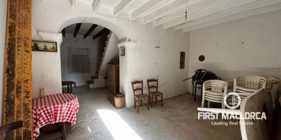 Real Estates picture 2 Ref. 80821