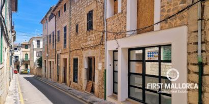 Inmobiliaria picture 0 Ref. Nº. 79865