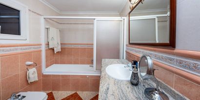 Inmobiliaria picture 14 Ref. Nº. 82202