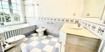 Real Estates picture 16 Ref. R11597