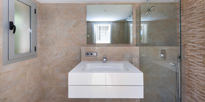 Real Estates picture 15 Ref. 82351