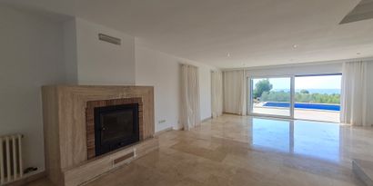 Недвижимость picture 2 Ref R1138