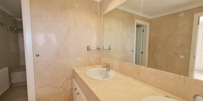 Недвижимость picture 11 Ref R1138