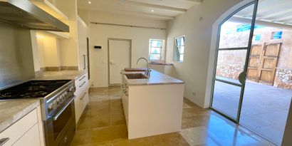 Real Estates picture 11 Ref. 82045