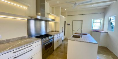 Real Estates picture 10 Ref. 82045