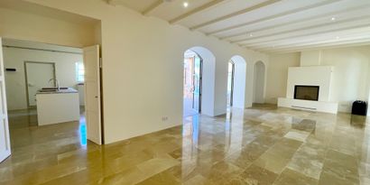 Real Estates picture 5 Ref. 82045