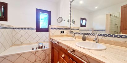 Real Estates picture 15 Ref. R7291