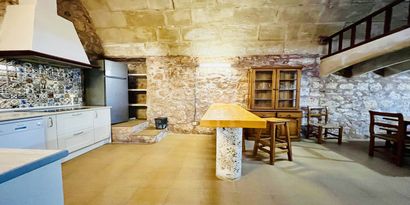 Real Estates picture 8 Ref. R28740