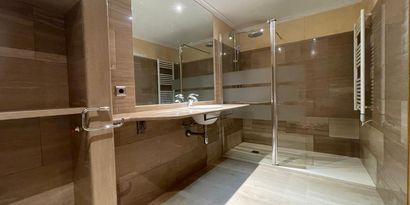 Real Estates picture 9 Ref. 82711