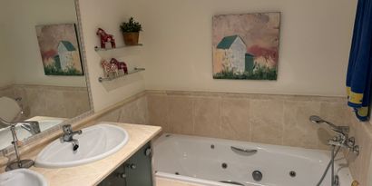 Real Estates picture 8 Ref. 82812