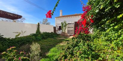 Real Estates picture 2 Ref. 82843