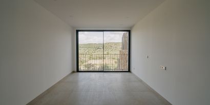 Real Estates picture 10 Ref. 80414