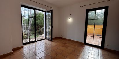 Real Estates picture 5 Ref. 82928