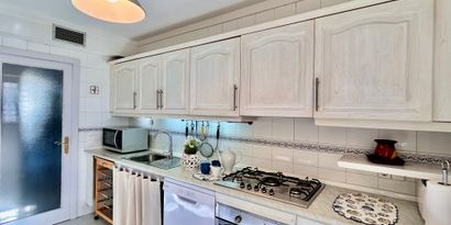 Real Estates picture 9 Ref. 82968