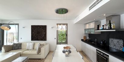 Inmobiliaria picture 4 Ref. Nº. 82810