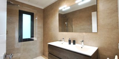 Real Estates picture 10 Ref. 80290