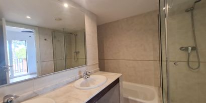 Real Estates picture 10 Ref. R6551