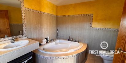 Real Estates picture 6 Ref. 83092