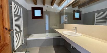 Real Estates picture 17 Ref. R16587