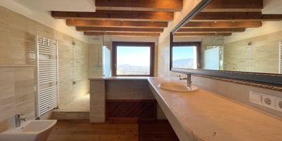 Real Estates picture 15 Ref. R16587