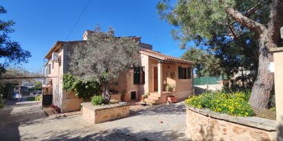 Real Estates picture 3 Ref. 82131