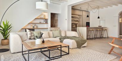 Real Estates picture 2 Ref. 83413