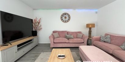 Inmobiliaria picture 8 Ref. Nº. 83972